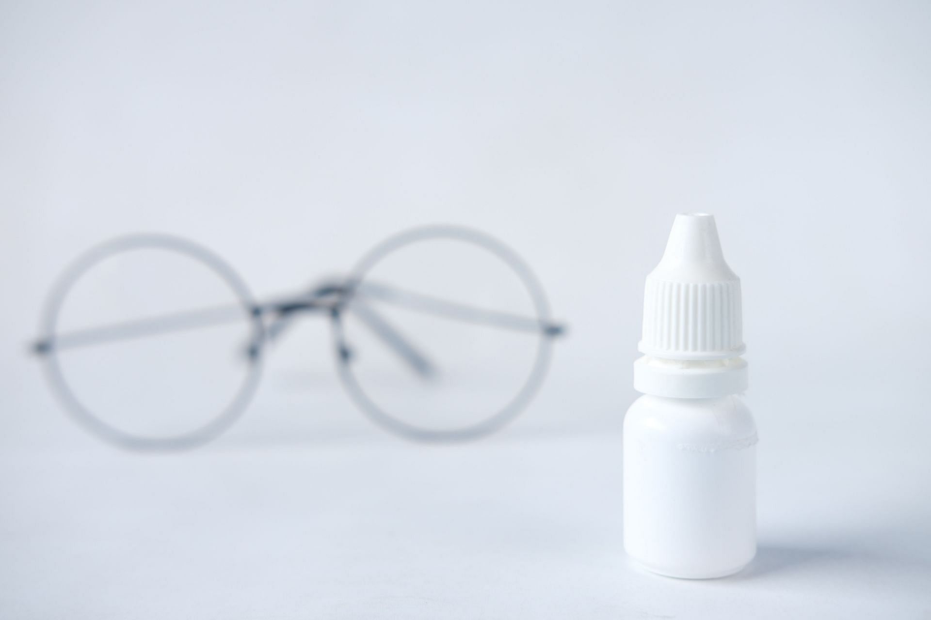 FDA warns not to purchase such eye drops. (Image via Unsplash/ Towfiqu Barbhuiya)